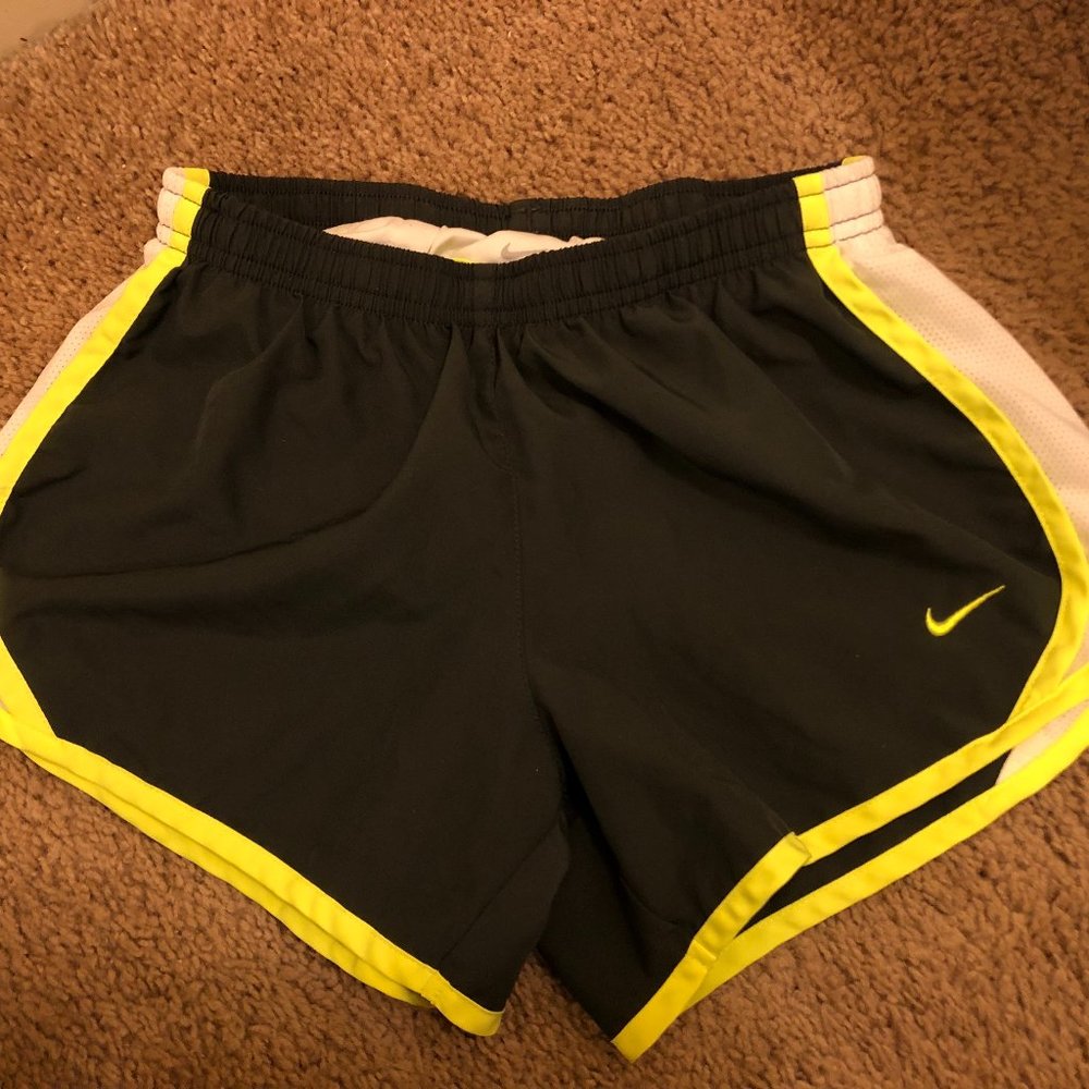 Girls Medium Gray and Neon Yellow Nike Running Shorts
